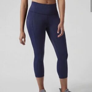 📦 MOVING SALE! Athleta Ultimate Stash II 7/8 Tight in Dress Blue